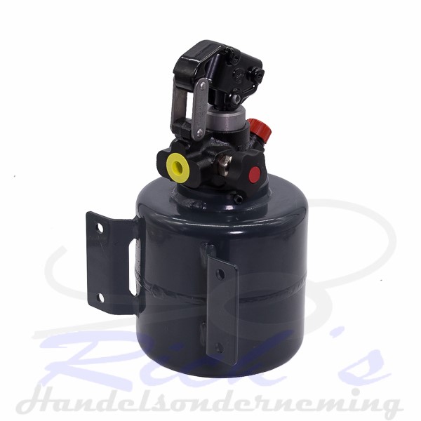 Handpomp-Chapel-inclusief-4-liter-reservoir-verzinkt (2)