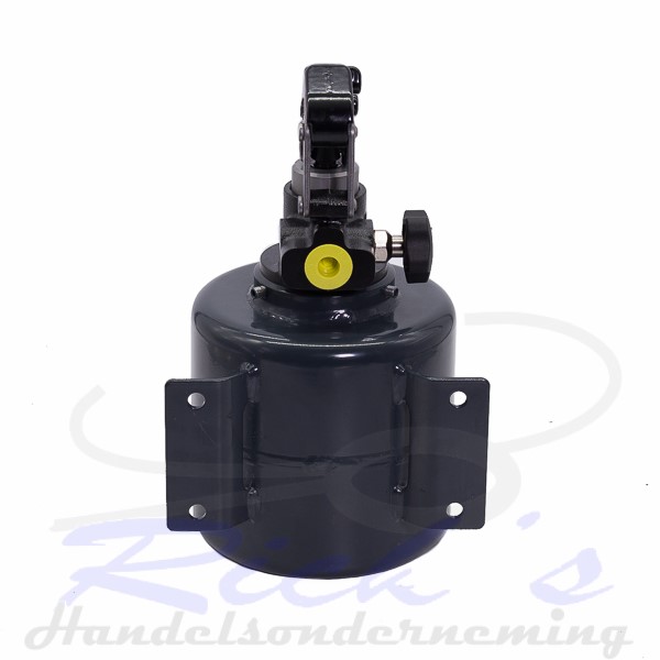 Handpomp-Chapel-inclusief-4-liter-reservoir-verzinkt (3)