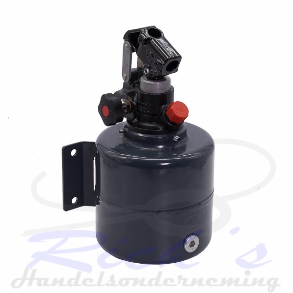 Handpomp-Chapel-inclusief-4-liter-reservoir-verzinkt