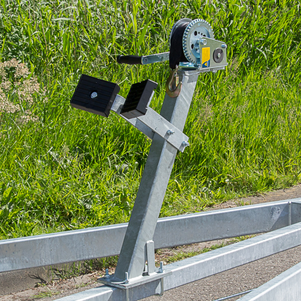 Liersteun-medium-op-boottrailer