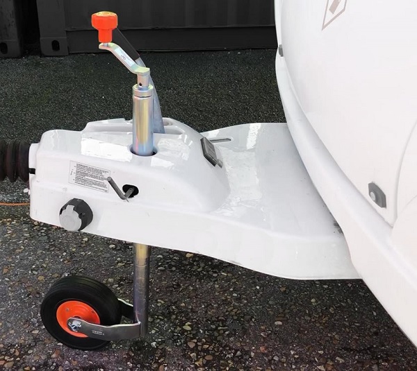 Neuswiel-KARTT-oranje-premium-48mm-met-turn-lock (2)